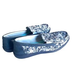 Crocs Slip Ons Floral Womens White Pink Blue US 11 Casual Comfy Walking Shoes